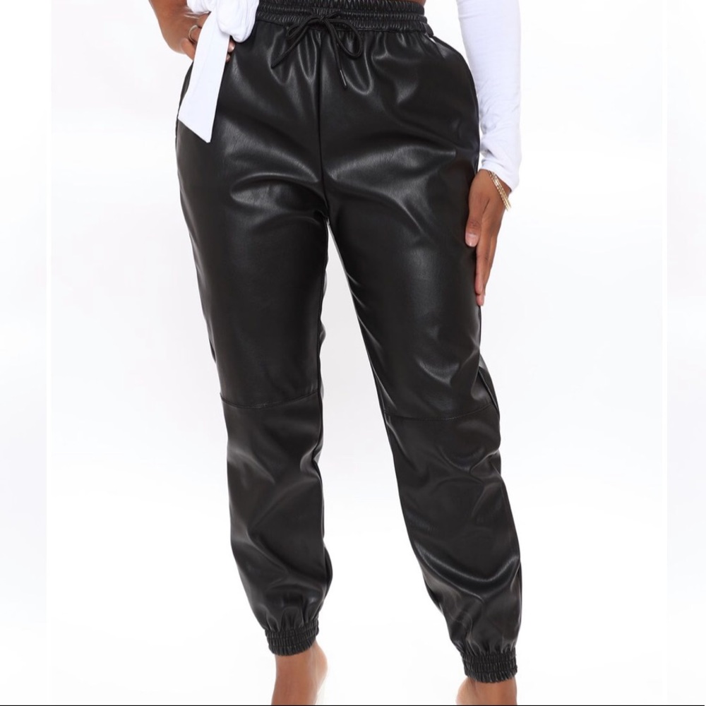 🔥Scoop NYC Vegan Faux Leather Joggers